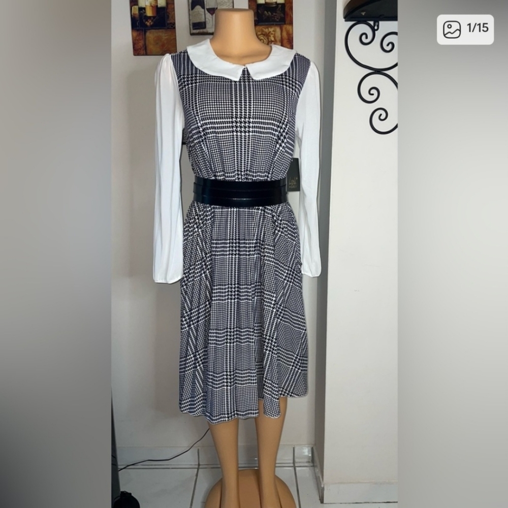 NWT Checkered Long Sleeve Dress Size M. Belt Not Included